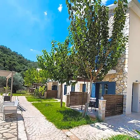 Ilianthos & Szálloda 3*
